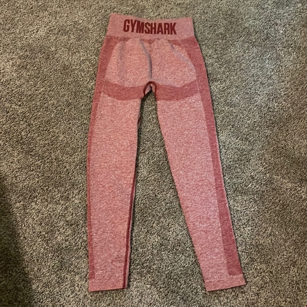 Gymshark médium leggins pink mark never worn